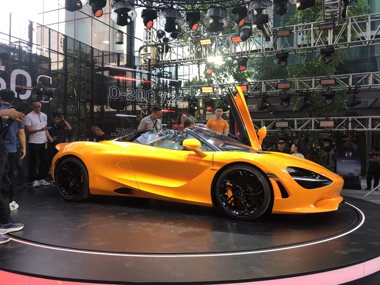 McLaren 750S Spider xuất hiện ở Việt Nam v&agrave;o tối ng&agrave;y 17/4. Ảnh: L&ecirc; An.