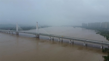 Trung Quốc cảnh báo nguy cơ lũ lụt đe dọa 127 triệu dân