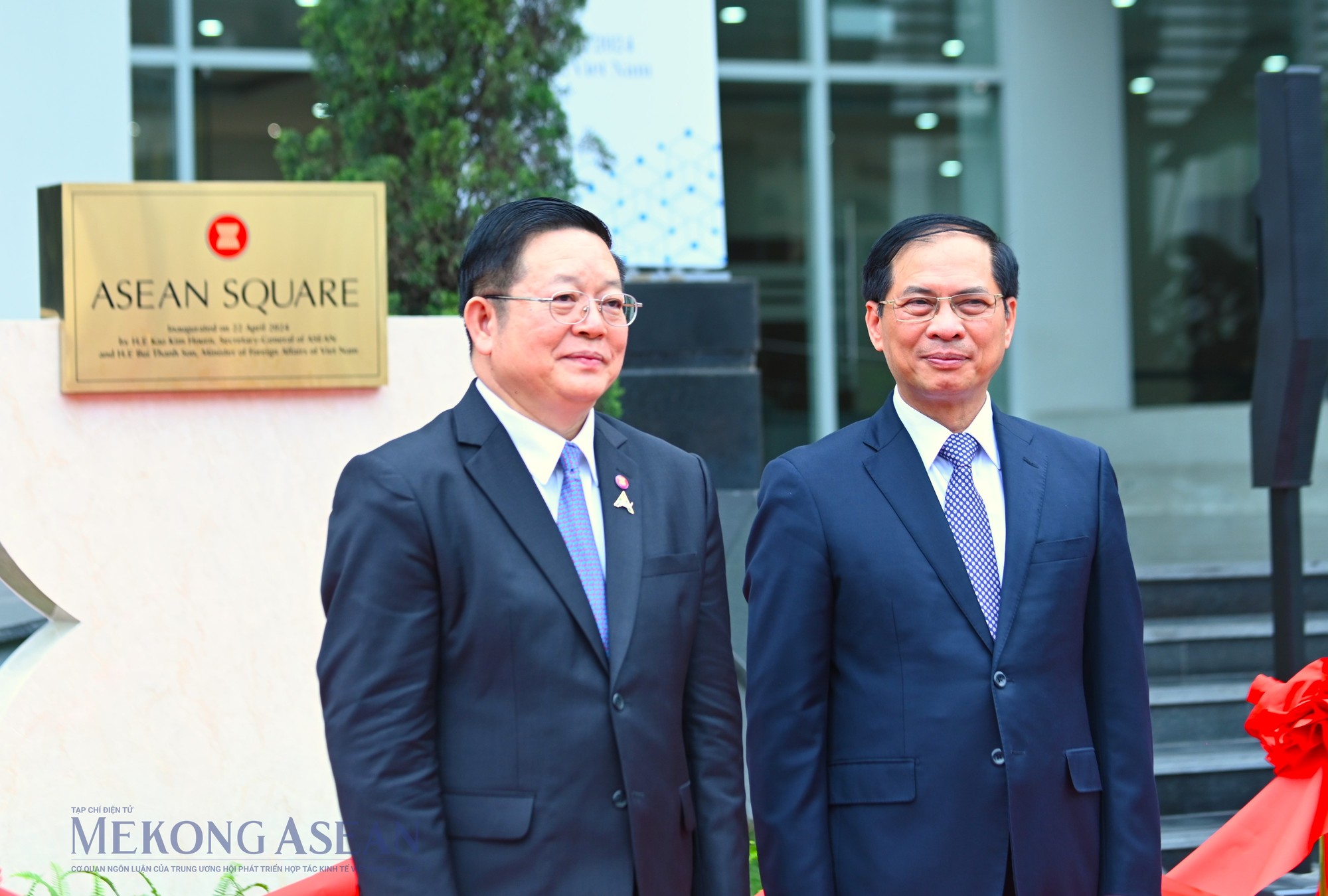 Tổng thư k&yacute; ASEAN Kao Kim Hourn v&agrave; Bộ trưởng Ngoại giao B&ugrave;i Thanh Sơn. Ảnh: Đỗ Thảo - Mekong ASEAN