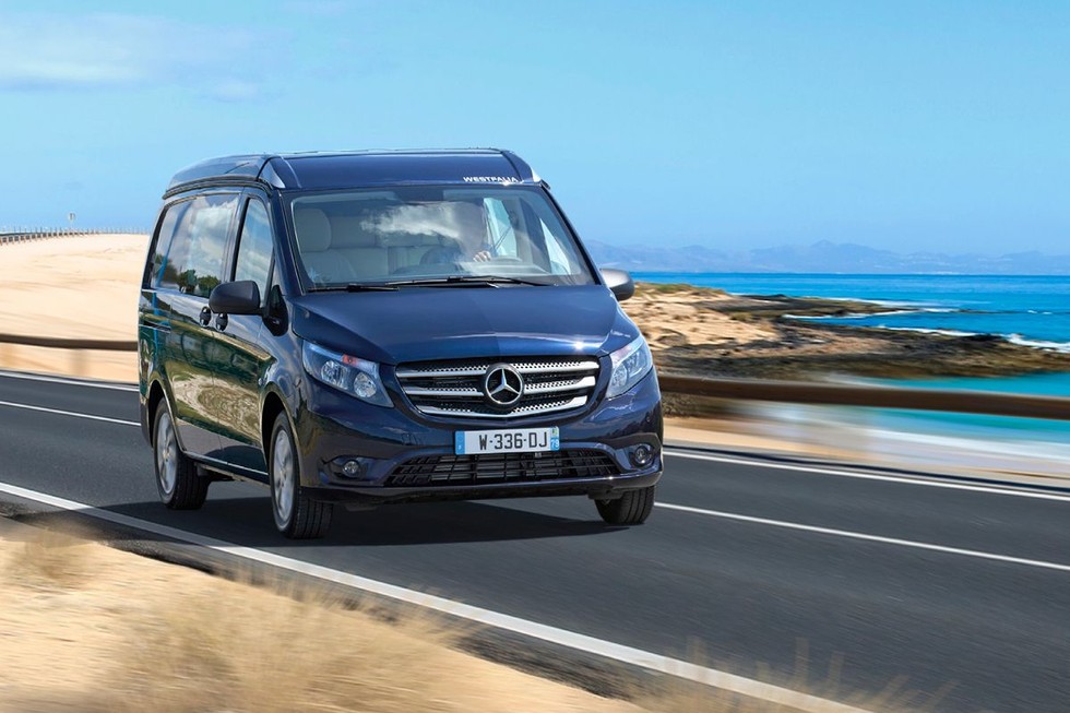 Được x&acirc;y dựng tr&ecirc;n khung gầm của Mercedes, Jules Verne l&agrave; lựa chọn l&yacute; tưởng cho những chuyến đi d&agrave;i hơn v&agrave; cũng thuận tiện kh&ocirc;ng k&eacute;m cho những chuyến đi ngắn trong th&agrave;nh phố hoặc những chuyến d&atilde; ngoại cuối tuần. Nội thất mang phong c&aacute;ch hiện đại v&agrave; tối giản l&agrave; điểm thu h&uacute;t của chiếc xe van thật tuyệt vời n&agrave;y.