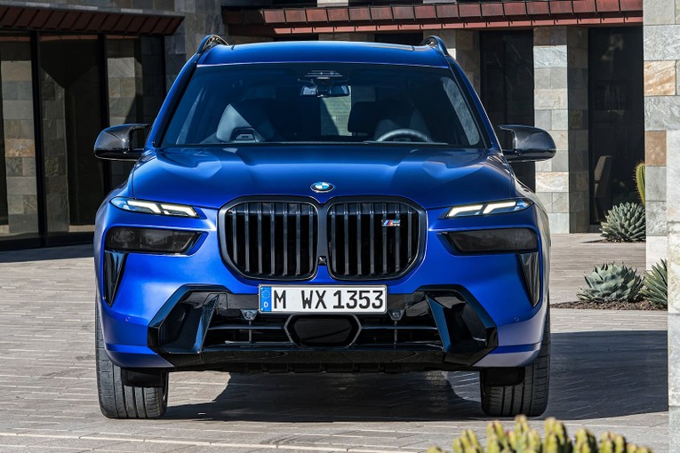 BMW X7 2023 v&agrave; Mercedes-Benz GLS: Cuộc đối đầu SUV hạng sang của hai 'đồng hương' ảnh 1