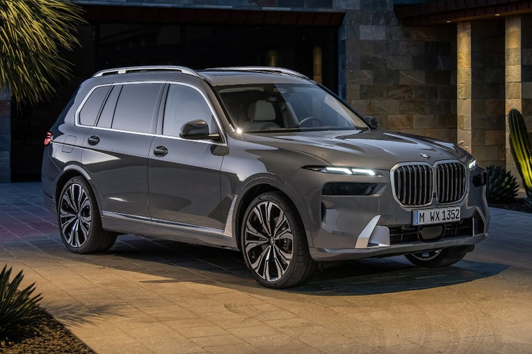 BMW X7 2023 v&agrave; Mercedes-Benz GLS: Cuộc đối đầu SUV hạng sang của hai 'đồng hương' ảnh 11