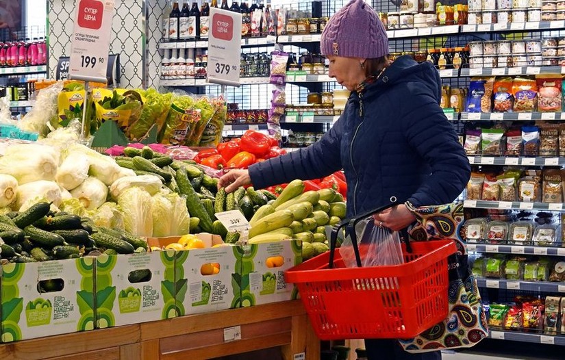 Lạm ph&aacute;t gia tăng ở Nga khi c&aacute;c lệnh trừng phạt khiến gi&aacute; h&agrave;ng nhập khẩu tăng vọt.