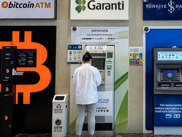 C&acirc;y ATM Bitcoin tại Istanbul, Thổ Nhĩ Kỳ. Ảnh: Getty Images