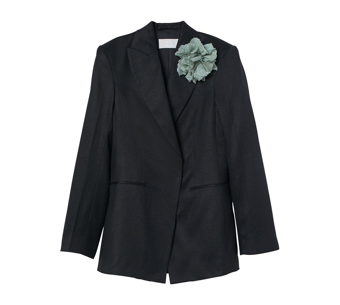 Một sản phẩm &aacute;o blazer sản xuất từ sợi sinh học Agraloop. Ảnh: Circular Systems