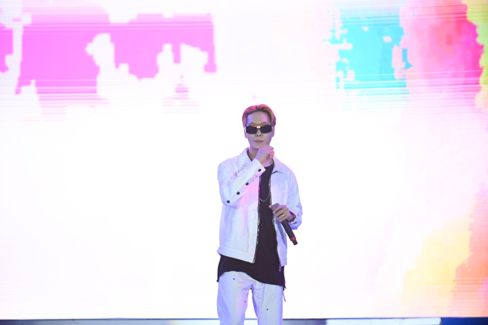 Không khí cuồng nhiệt tại đêm nhạc hội 'Vì một Đông Nam Á mạnh mẽ hơn'