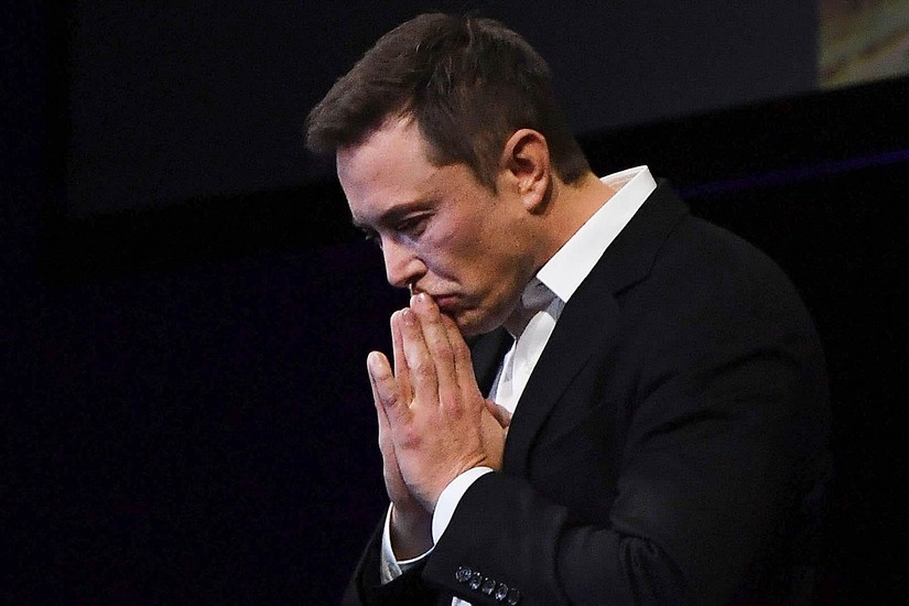 Tr&ecirc;n Twitter, tỷ ph&uacute; Elon Musk l&ecirc;n tiếng chỉ tr&iacute;ch chỉ số ESG v&igrave; đ&atilde; loại Tesla ra khỏi danh s&aacute;ch xếp hạng. Ảnh: CNBC