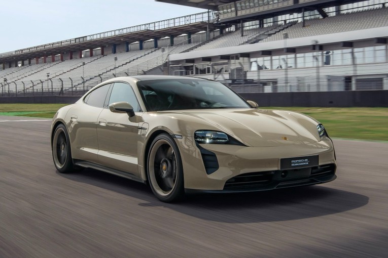 Biến thể mang t&ecirc;n Porsche Taycan GTS Hockenheimring Edition l&agrave; phi&ecirc;n bản đặc biệt đầu ti&ecirc;n trong lịch sử d&ograve;ng xe điện Porsche Taycan sẽ dựa tr&ecirc;n model GTS.