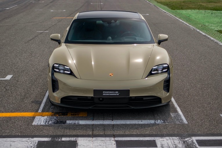 Bản đặc biệt n&agrave;y nhằm kỷ niệm 90 năm th&agrave;nh lập trường đua Hockenheimring, một trong những trường đua c&oacute; &yacute; nghĩa quan trọng khi l&agrave; nơi gắn liền với Porsche qua nhiều giải đua xe kh&aacute;c nhau.