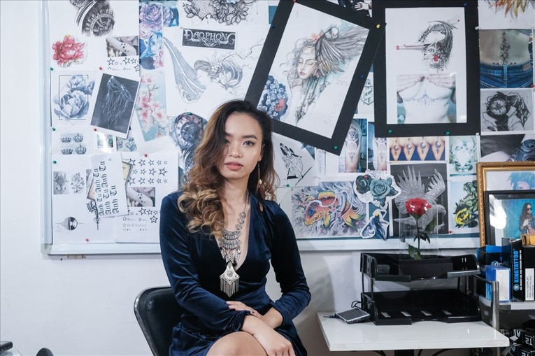 Nghệ sĩ xăm h&igrave;nh Trần Thị B&iacute;ch Ngọc.