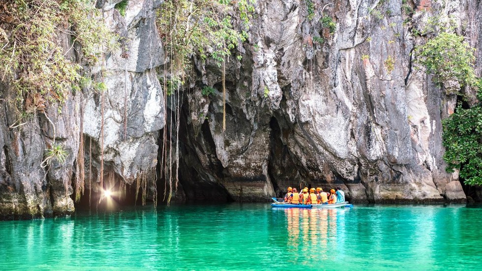 S&ocirc;ng ngầm Puerto Princesa d&agrave;i 8,2km. Ảnh: Escape