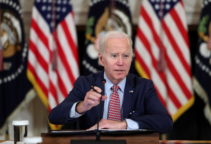 Tổng thống Mỹ Joe Biden ng&agrave;y 4/5 đ&atilde; tổ chức họp mặt với c&aacute;c CEO từ c&aacute;c c&ocirc;ng ty c&ocirc;ng nghệ h&agrave;ng đầu để thảo luận về c&aacute;c vấn đề xoay quanh AI v&agrave; rủi ro của c&ocirc;ng nghệ n&agrave;y. Ảnh: AFP