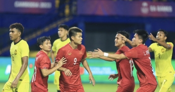 Thắng Malaysia, U22 Việt Nam vào bán kết SEA Games 32