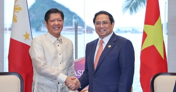 Thủ tướng gặp Tổng thống Philippines và Thủ tướng Malaysia bên lề Cấp cao ASEAN
