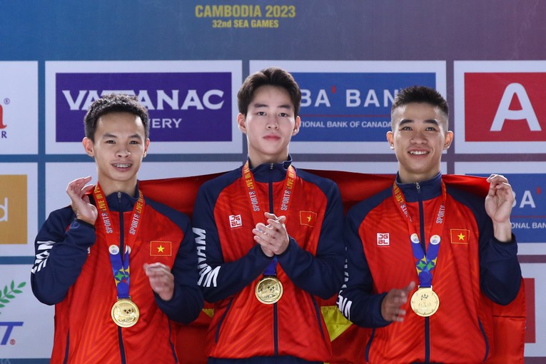 Ba tuyển thủ Việt Nam ho&agrave;n tất c&uacute; hat-trick huy chương v&agrave;ng.