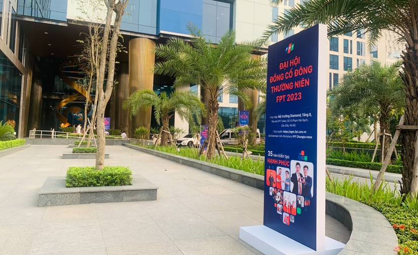 Khu&ocirc;n vi&ecirc;n trụ sở Tập đo&agrave;n FPT. Ảnh: Phạm Ngọc