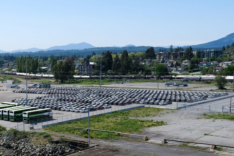 Theo kế hoạch, những chiếc xe đầu ti&ecirc;n sẽ được b&agrave;n giao tới kh&aacute;ch h&agrave;ng Canada từ th&aacute;ng 6. Nguồn: VinFast.