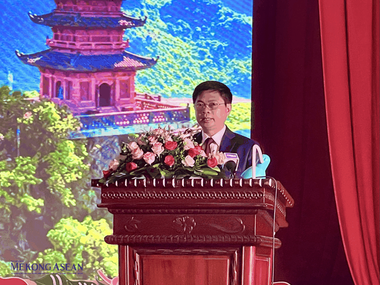 Chủ tịch UBND tỉnh H&agrave; Nam Trương Quốc Huy ph&aacute;t biểu tại hội nghị. Ảnh: Thảo Ng&acirc;n