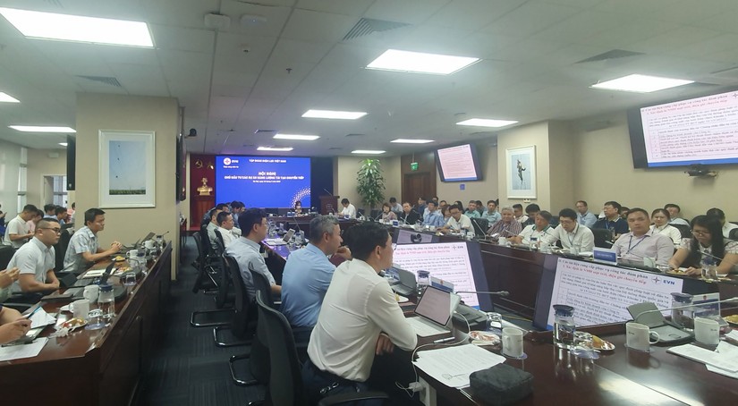 Hội nghị chủ đầu tư c&aacute;c dự &aacute;n năng lượng t&aacute;i tạo chuyển tiếp chiều 24/5. Nguồn: EVN.