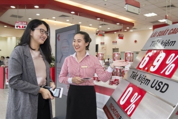 Các ngân hàng đồng loạt hạ lãi suất huy động theo quy định mới