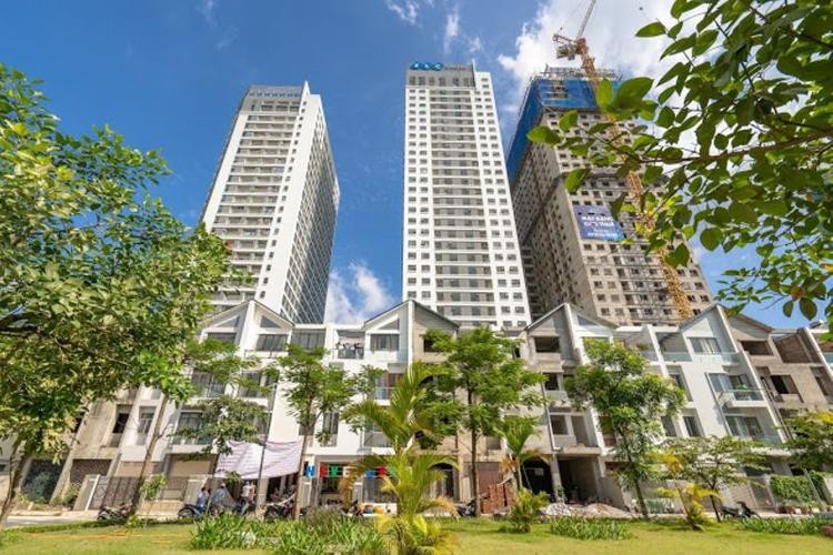 Dự &aacute;n FLC Garden City với t&ograve;a nh&agrave; ở x&atilde; hội đang thi c&ocirc;ng. Ảnh: Batdongsan.com