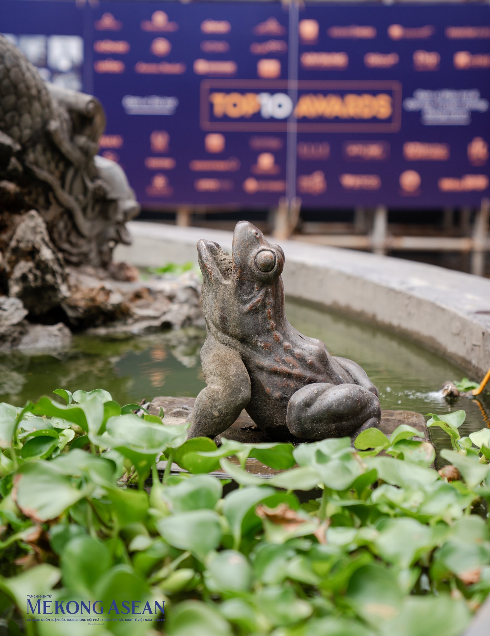 Sau 121 năm tồn tại, c&ocirc;ng tr&igrave;nh đ&agrave;i phun nước vẫn đọng lại được n&eacute;t đẹp xưa v&agrave; nơi đ&acirc;y cũng l&agrave; đ&agrave;i phun nước cổ nhất ở H&agrave; Nội.