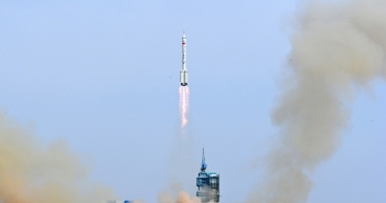 Trung Quốc phóng tàu Thần Châu 16 vào không gian