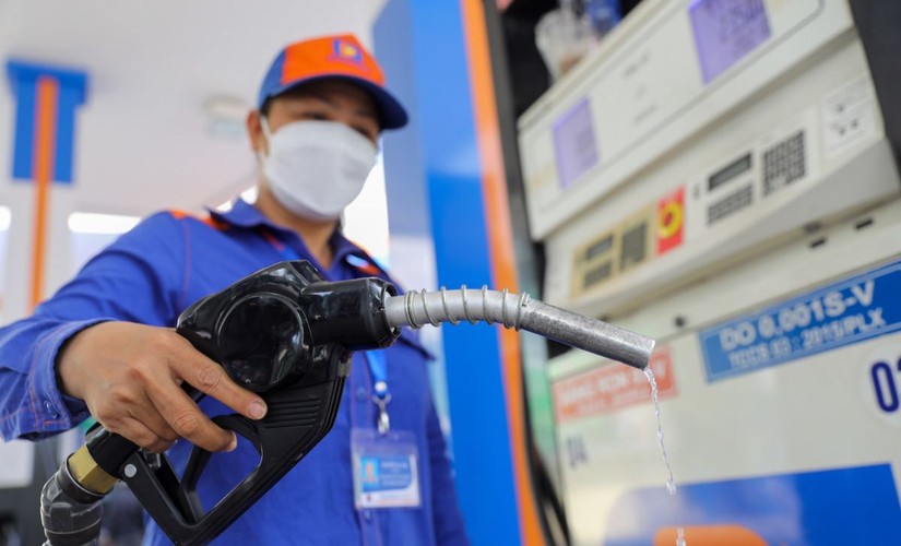 Ảnh minh họa: Xăng dầu l&agrave; một trong những mặt h&agrave;ng c&oacute; kim ngạch nhập khẩu lớn nhất