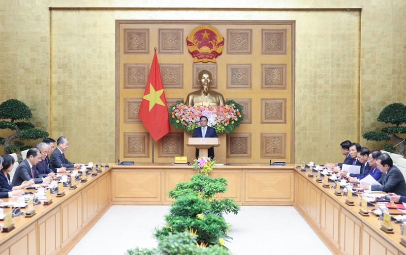 Thủ tướng Phạm Minh Ch&iacute;nh chủ tr&igrave; cuộc tọa đ&agrave;m với c&aacute;c doanh nghiệp Trung Quốc ti&ecirc;u biểu trong lĩnh vực ph&aacute;t triển kinh tế xanh, kinh tế số. Ảnh: VGP.