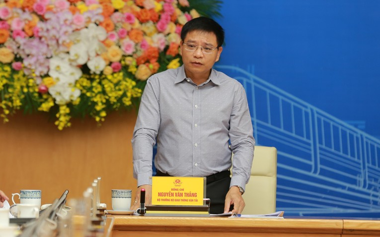 Bộ trưởng Bộ GTVT Nguyễn Văn Thắng n&ecirc;u &yacute; kiến tại cuộc họp. Nguồn: VGP.