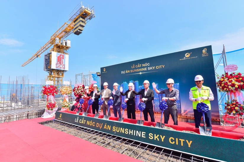 H&igrave;nh ảnh buổi cất n&oacute;c to&agrave; S4 Sunshine Sky City