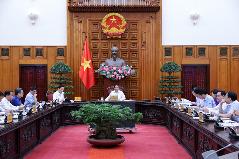 Thủ tướng Phạm Minh Ch&iacute;nh giao nhiệm vụ cho c&aacute;c bộ, ng&agrave;nh, địa phương - Ảnh: VGP