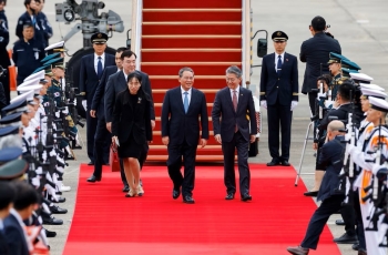 Thủ tướng Trung Quốc dự hội nghị thượng đỉnh 3 bên với Hàn Quốc, Nhật Bản