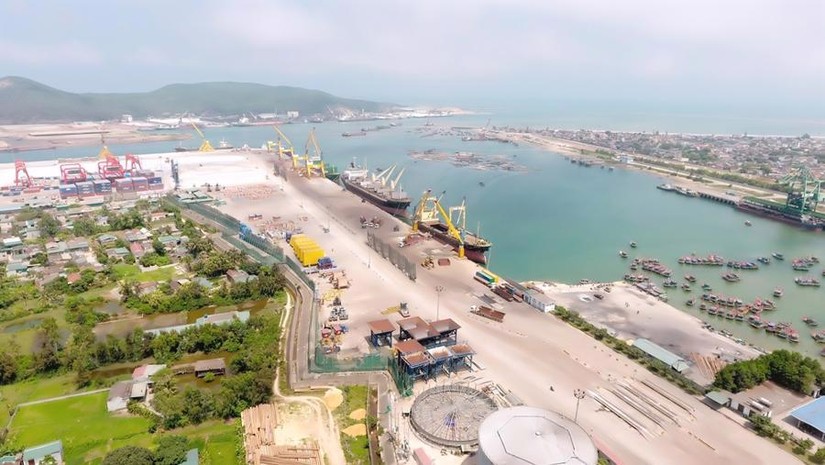 Một g&oacute;c cảng biển Nghi Sơn - Thanh Ho&aacute;.