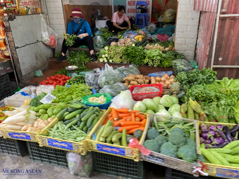 Hà Nội: Thực phẩm tăng giá, người dùng cân nhắc chi tiêu