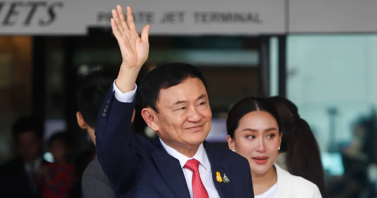 Ông Thaksin Shinawatra bị truy tố vì cáo buộc khi quân