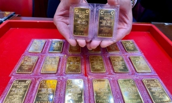 Giá vàng giảm sâu hơn 2 triệu đồng mỗi lượng
