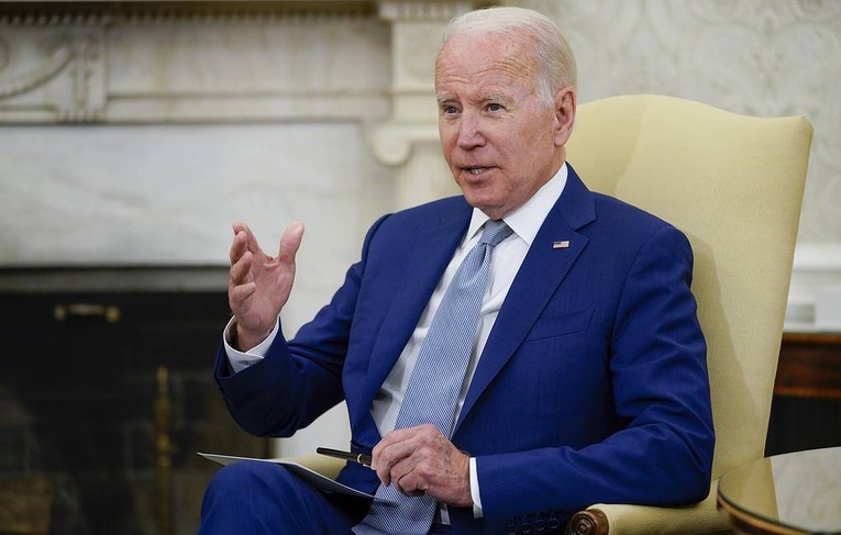 Tổng thống Mỹ Joe Biden cam kết sẽ tiếp tục viện trợ vũ kh&iacute; cho Ukraine. Ảnh: AP