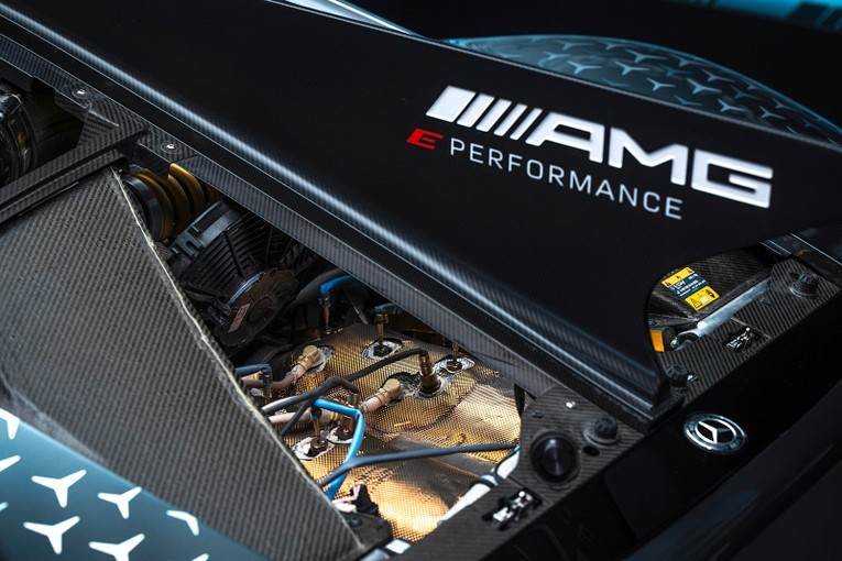 Nhằm &aacute;p dụng được triệt để sức mạnh của khối động cơ, c&aacute;c kỹ sư của Mercedes-AMG đ&atilde; thiết kế hệ truyền động đặc biệt bao gồm bốn động cơ điện kết hợp lại.