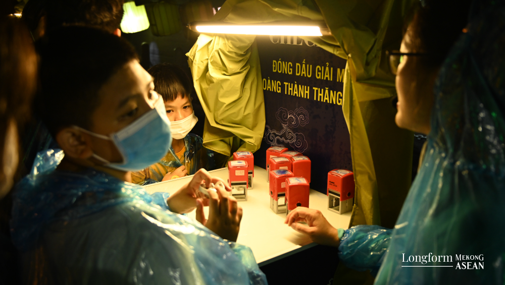 C&aacute;c em nhỏ rất th&iacute;ch th&uacute; với chuyến đi v&agrave; tr&ograve; giải m&atilde;, mong muốn nhận được phần qu&agrave; từ BTC.