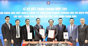 Vinfast sẽ lắp các trạm sạc xe điện tại hệ thống cửa hàng xăng dầu Petrolimex