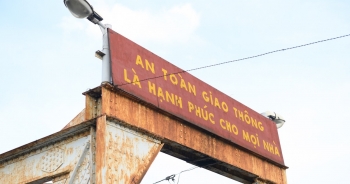 Ảnh hiện trạng cầu Long Biên sau khi bị thủng