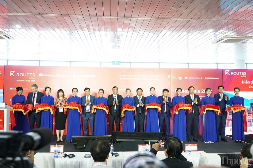 Lễ cắt băng khai mạc Diễn đ&agrave;n Ph&aacute;t triển đường bay Ch&acirc;u &Aacute;.