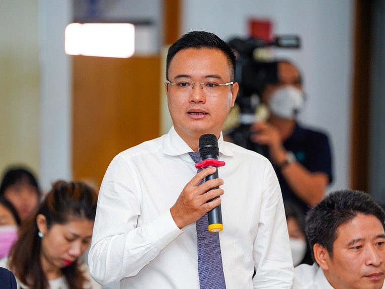 Ảnh t&aacute;c giả