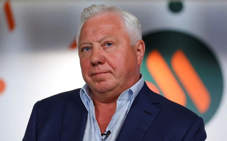 Tỷ ph&uacute; Nga Alexander Govor, chủ sở hữu mới của thương hiệu McDonald&amp;amp;amp;apos;s tại Nga, tại buổi họp b&aacute;o ng&agrave;y 12/6. Ảnh: Reuters