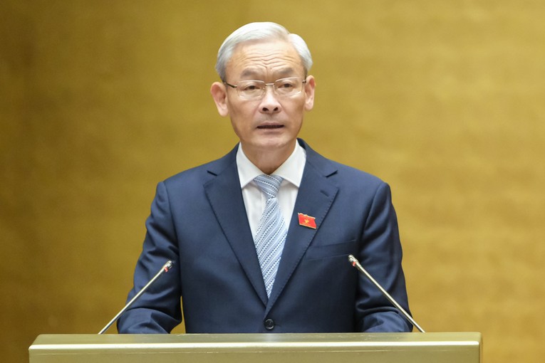 Ủy vi&ecirc;n Ủy ban Thường vụ Quốc hội, Chủ nhiệm Ủy ban T&agrave;i ch&iacute;nh, Ng&acirc;n s&aacute;ch của Quốc hội Nguyễn Ph&uacute; Cường tr&igrave;nh b&agrave;y B&aacute;o c&aacute;o tại phi&ecirc;n họp. Nguồn: Quochoi.vn.