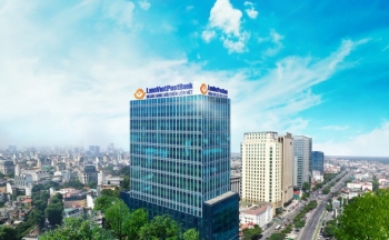Lãnh đạo LienVietPost Bank đồng loạt mua gom cổ phiếu