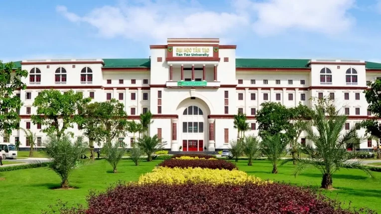 Đại học T&acirc;n Tạo l&agrave; cổ đ&ocirc;ng lớn tại ITA. Trong giai đoạn cổ phiếu n&agrave;y &amp;amp;amp;quot;l&ecirc;n đỉnh&amp;amp;amp;quot; hồi cuối năm 2021 đầu 2022, cổ đ&ocirc;ng n&agrave;y li&ecirc;n tục mua v&agrave;o để gia tăng sở hữu.