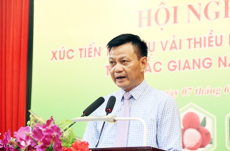 Chủ tịch UBND huyện Lục Ngạn La Văn Nam ph&aacute;t biểu tại hội nghị.