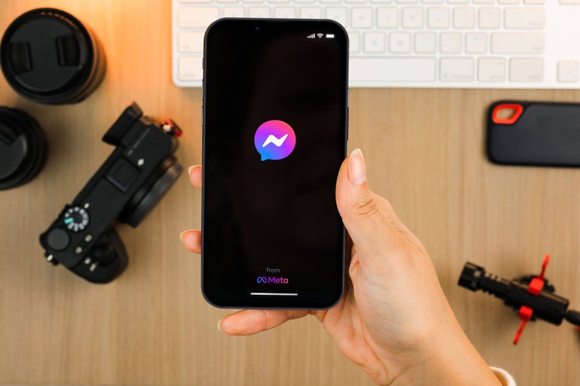 Người d&ugrave;ng bối rối với t&iacute;nh năng &amp;amp;apos;điểm danh&amp;amp;apos; tr&ecirc;n Messenger